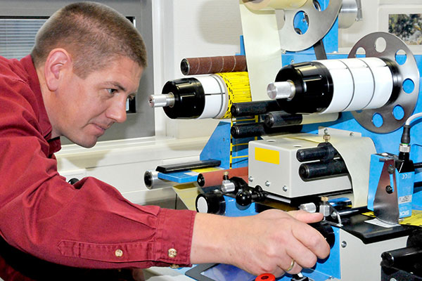 eXtra4-Eindruck-Service für Schmuck-Etiketten mit Thermotransfer-Drucker eindruck service am Thermotransfer-Drucker be eXtra4 Labelling Systems